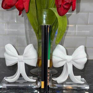 Adorable Fancy Bow Book Ends - White (NEW)